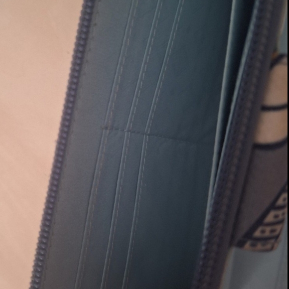 Vera Bradley turnlock wallet. Evening Floral pattern. - Picture 4 of 7